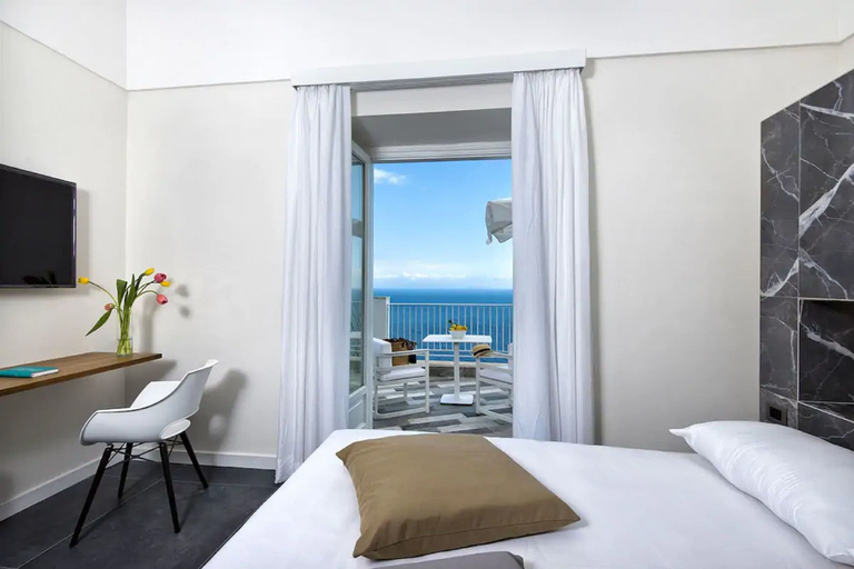 Bedroom 2, Villa Orleans, Salerno