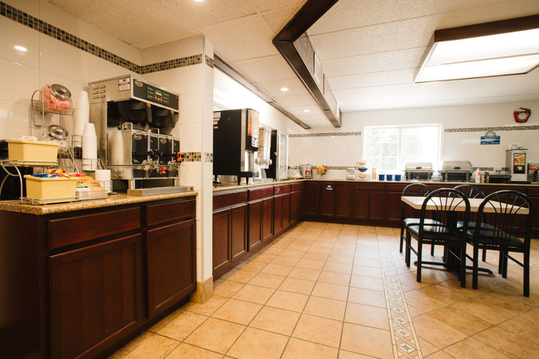 Food & Drinks 5, Days Inn by Wyndham Minot, Ward