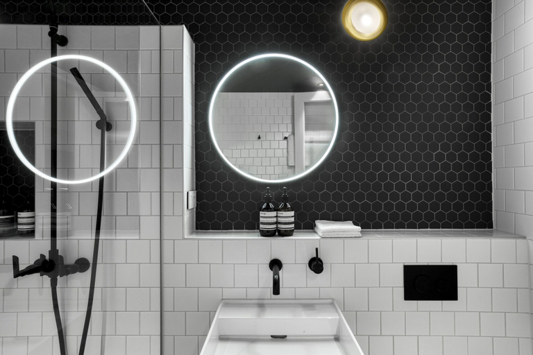 Bathroom 4, Farmers Home Hotel, Northam