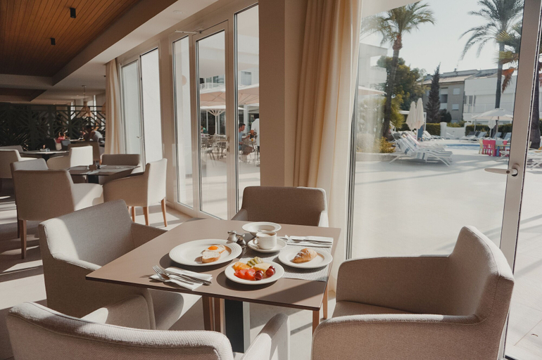 Food & Drinks 5, Hoposa Hotel & Apartments Villaconcha, Baleares
