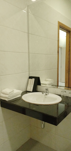 Bathroom 3, Sangkahak Mith Hotel, Kaeb