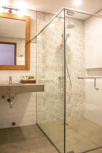 Bathroom 5, Royale Parc Hotel Tagaytay, Tagaytay City