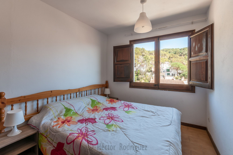 Bedroom 2, Tamariu Rustic, Girona