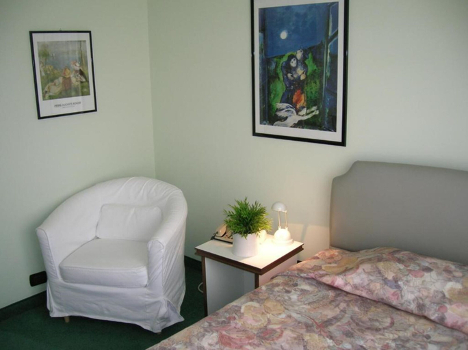 Bedroom 15