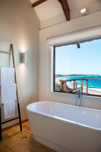 Bathroom 4, Montebelo Milibangalala Bay Resort, Matutuíne