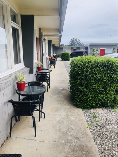 Others 4, Horsham Motel, Horsham - Central