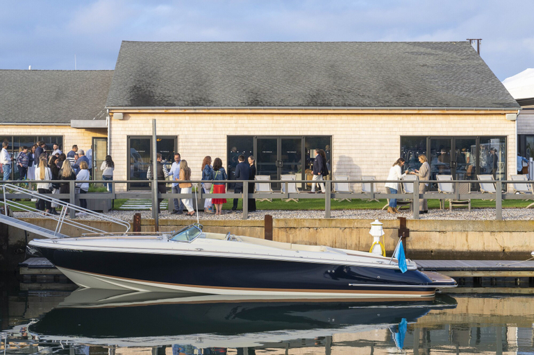 Exterior & Views 18