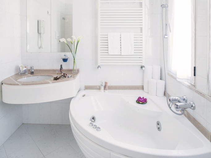 Bathroom 4, Hotel Levante, Rimini