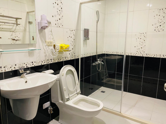 Bathroom 4, Follow Me B&B, Taitung