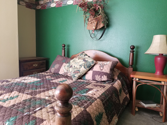 Bedroom 2, Sourdough Lodge, Boise