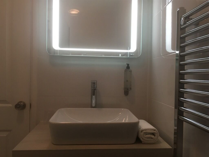 Bathroom 3, Portreath Arms, Cornwall