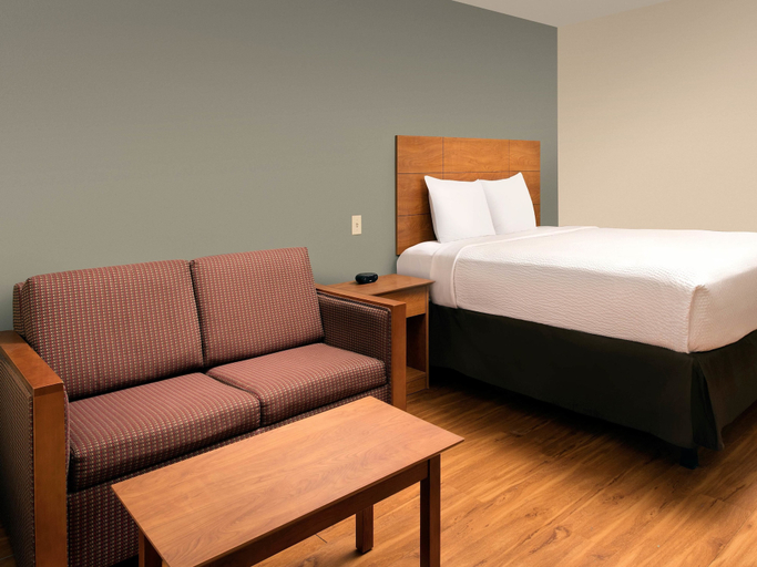 Bedroom 3, WoodSpring Suites Council Bluffs, Pottawattamie