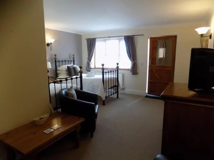 Bedroom 5, The White Horse Inn, Essex