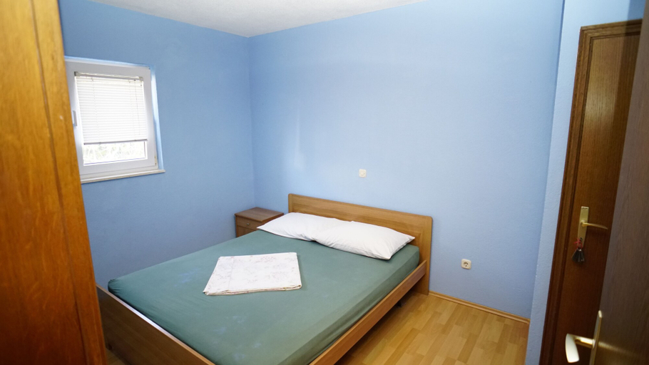 Bedroom 3, Sunset apartments, Seget
