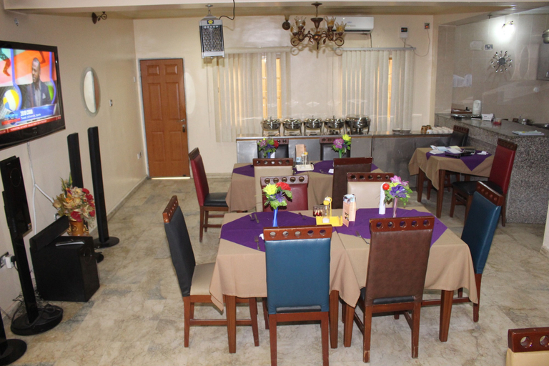 Food & Drinks, Grace Garden Apartments, Eket
