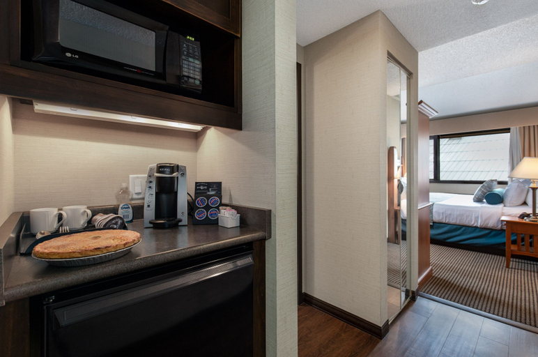 Others 5, Whistler Blackcomb Lodge, Squamish-Lillooet