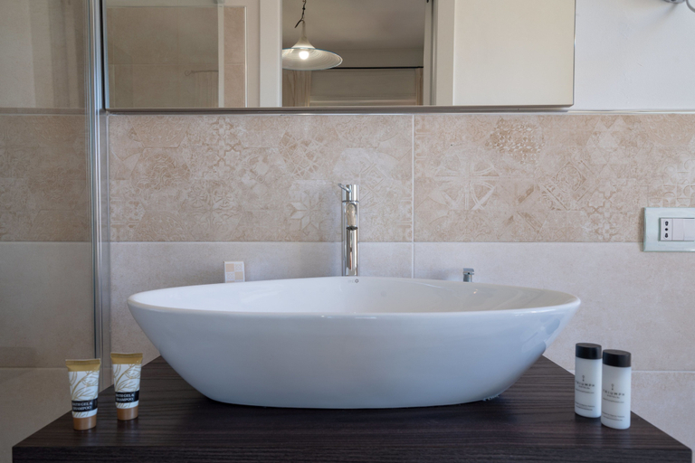 Bathroom 5, NG Guest House l'Acquedotto, Olbia-Tempio