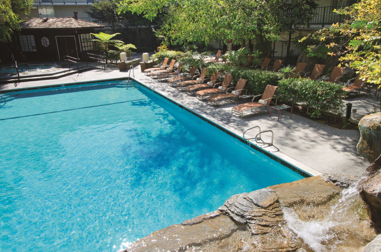 Sport & Beauty 2, DoubleTree by Hilton Torrance - South Bay, Los Angeles