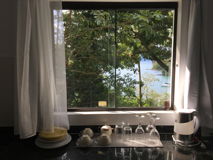 Bathroom 4, Asalem, Angra dos Reis