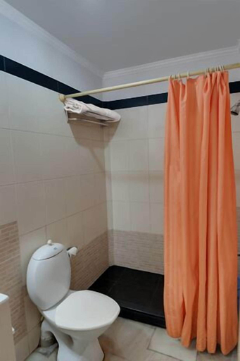 Bathroom 5, Amar Yatri Niwas, Agra