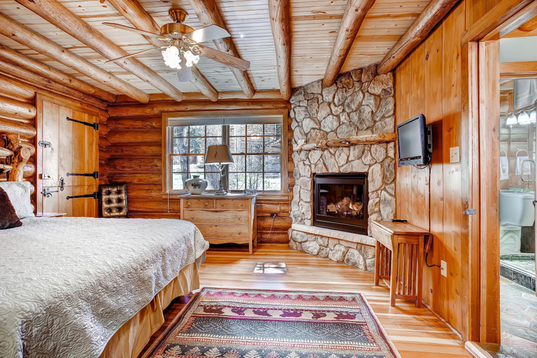 Bedroom, Kathryn's Cabin, Larimer