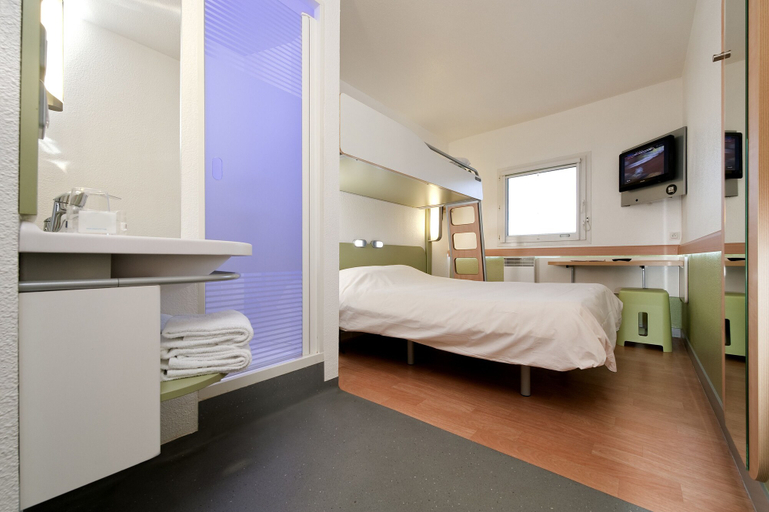 Bedroom 4, ibis budget Lisieux, Calvados