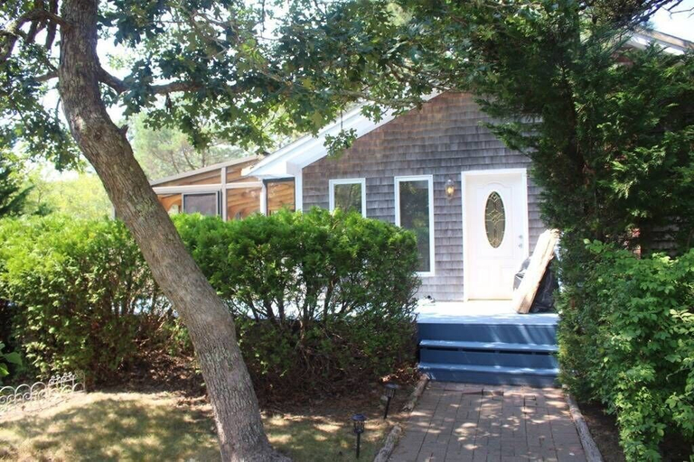 Exterior & Views 2, Stunning 3bd/2ba Vacation House in the Vineyard, Dukes