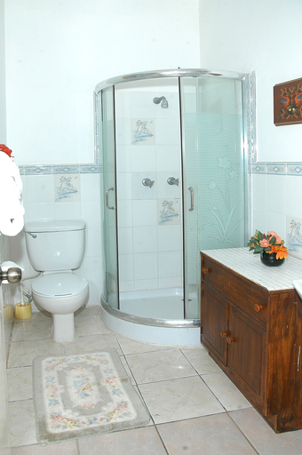 Bathroom 4, Fisherman's Point Resort