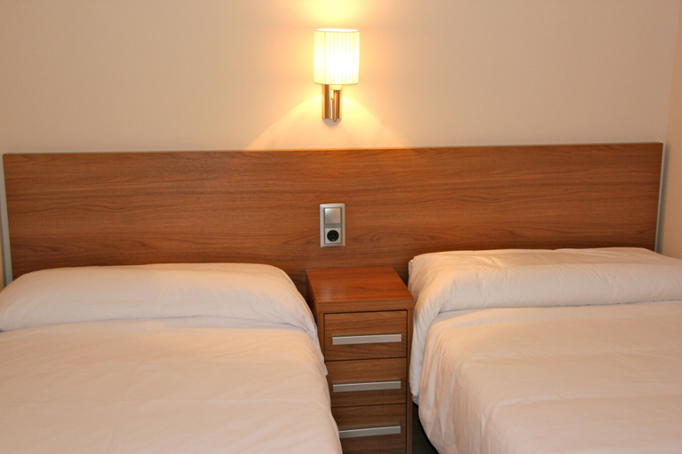 Bedroom 3, Aparthotel Golf Beach, Girona