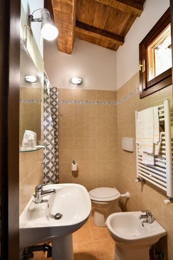 Bathroom 4, Agriturismo La Valle Dei Bronzetti, Perugia