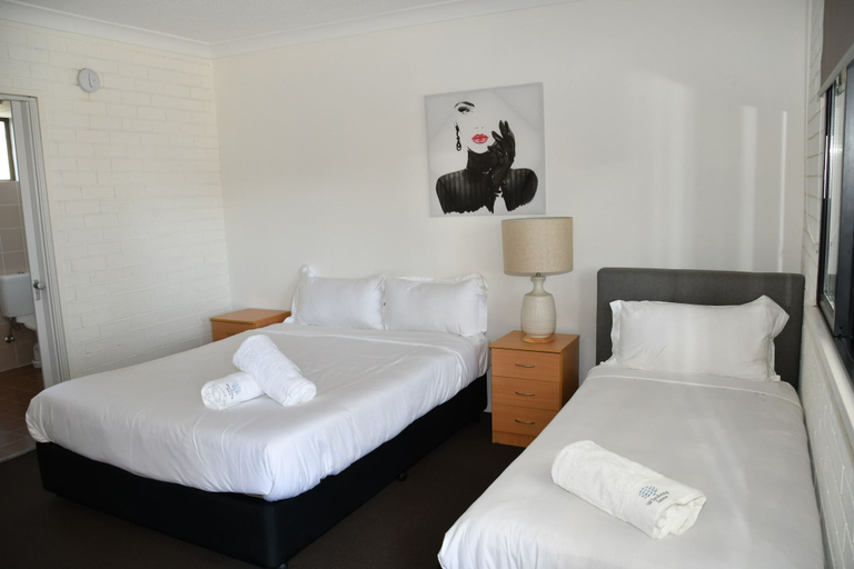 Bedroom 3, Lakeside Inn Illawarra, Wollongong Bal
