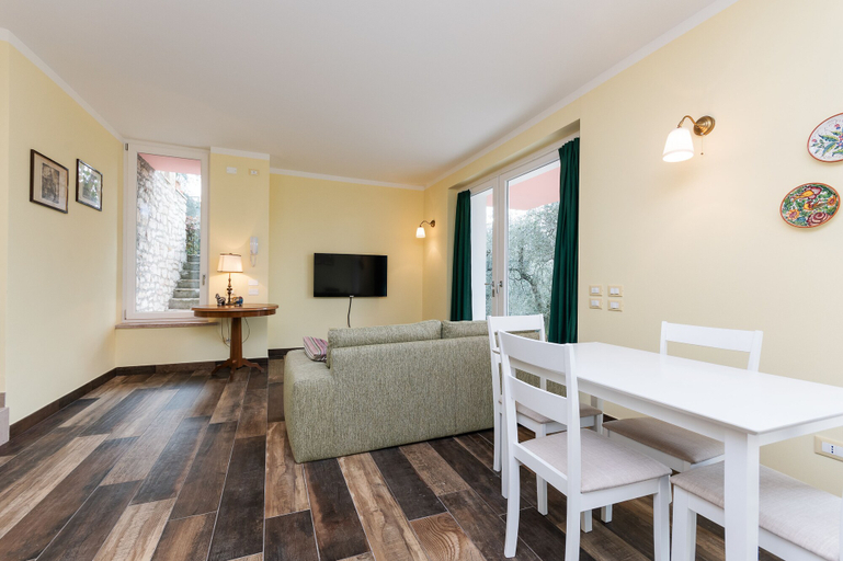 In-room dining 3, Garda - Via Cipressi 9, Verona