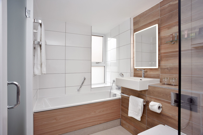 Bathroom 5, Ten Hill Place, WorldHotels Distinctive, Edinburgh