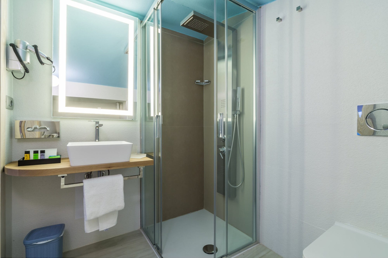Bathroom 5, L'Ambasciata Hotel de Charme, Cagliari
