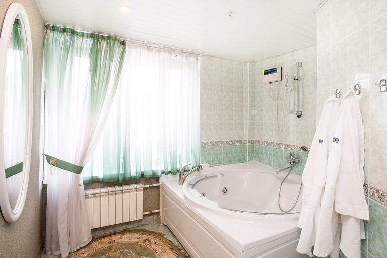Bathroom 4, Voskhod Hotel, Northern