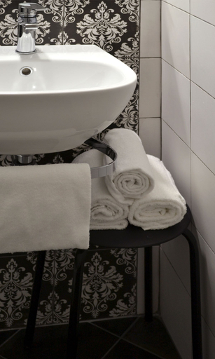 Bathroom 4, Hotel Seiler, Roma