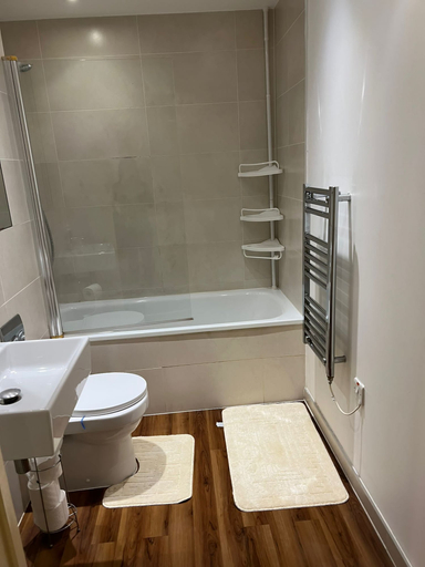 Bathroom, Lovely Luxury 1-bed Apartment in Wembley, London