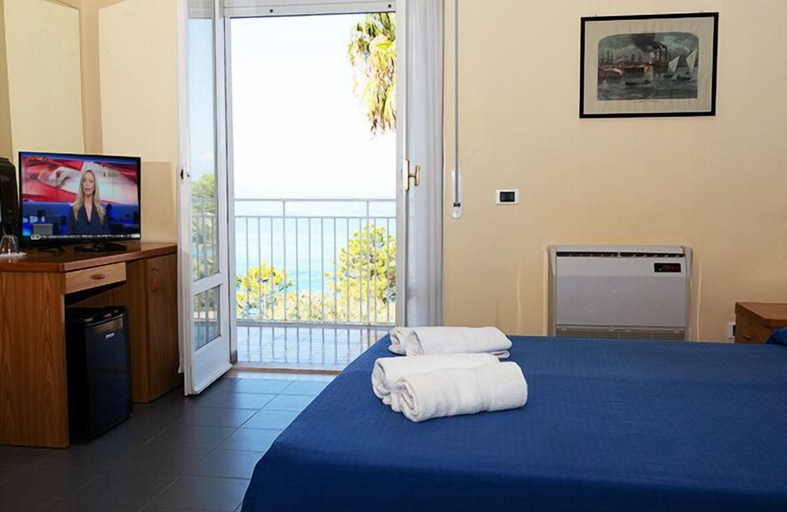 Bedroom 4, Hotel Parthenius, Cosenza