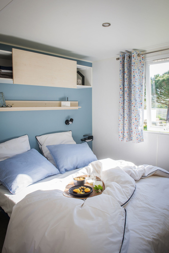 Bedroom, Camping Le Moulin, Jura