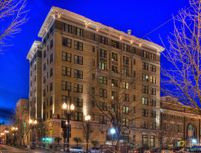 Exterior & Views 2, Hotel deLuxe, Multnomah