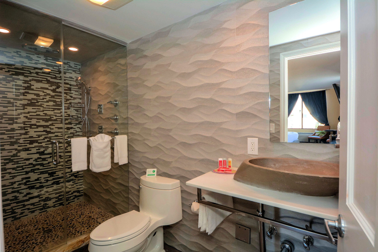Bathroom 4, Super 8 By Wyndham Meadowlands, Bergen