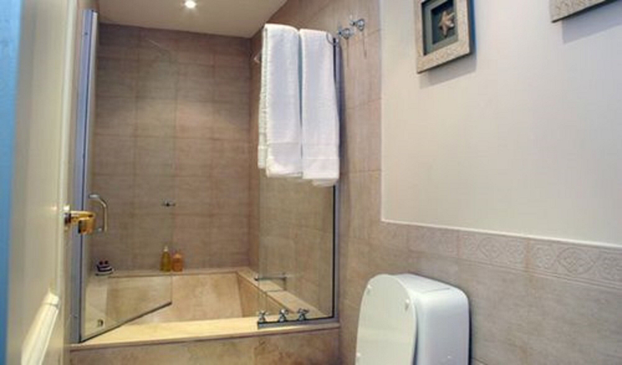 Bathroom, Provincial Plaza, Capital
