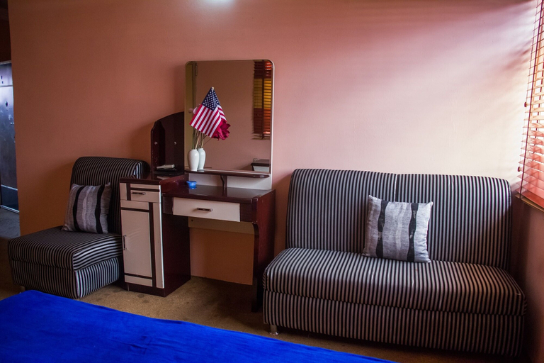 Others 5, Dalian Guest House, Ikeja