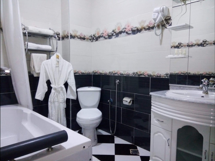 Bathroom 4, Hôtel D'orient, Annaba