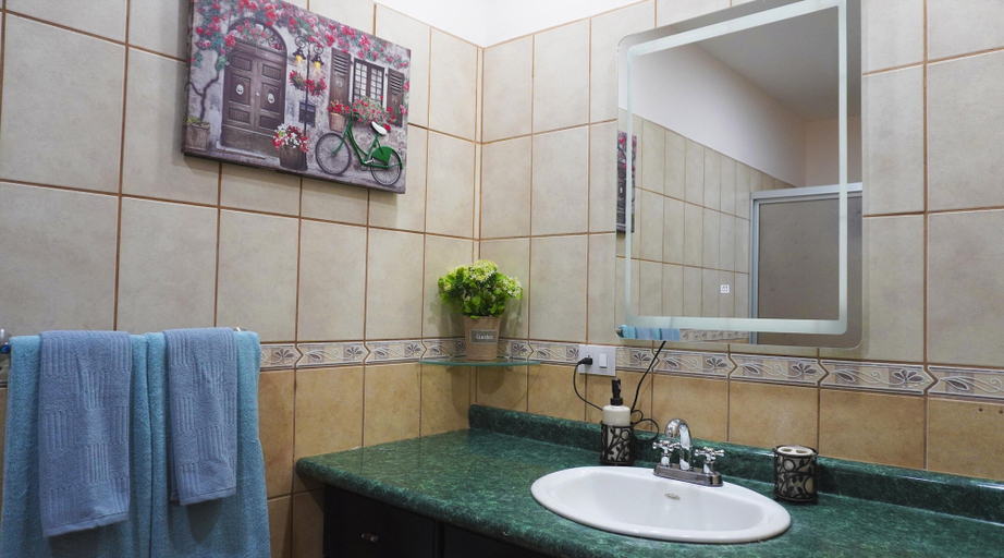 Bathroom 3, COCO BEACH CONDO, Carrillo