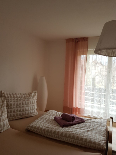 Bedroom 2, Zweite Heimat, Traunstein