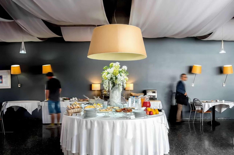Food & Drinks 5, Villa EUR - Parco dei Pini, Roma