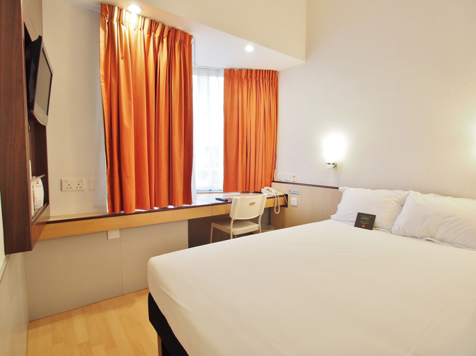Bedroom 5, ibis Hong Kong North Point, Hong Kong Island