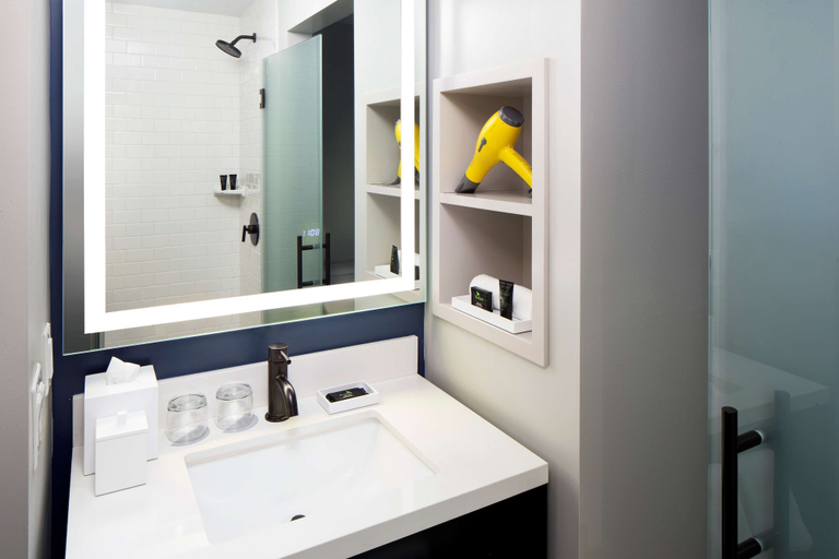 Bathroom 5, Hyatt Centric Faneuil Hall Boston, Boston