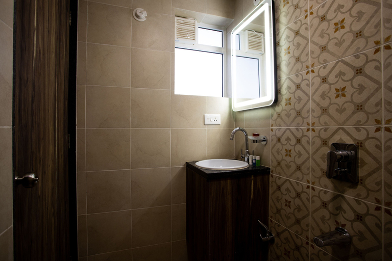 Bathroom 3, Villa De Orange, North Goa